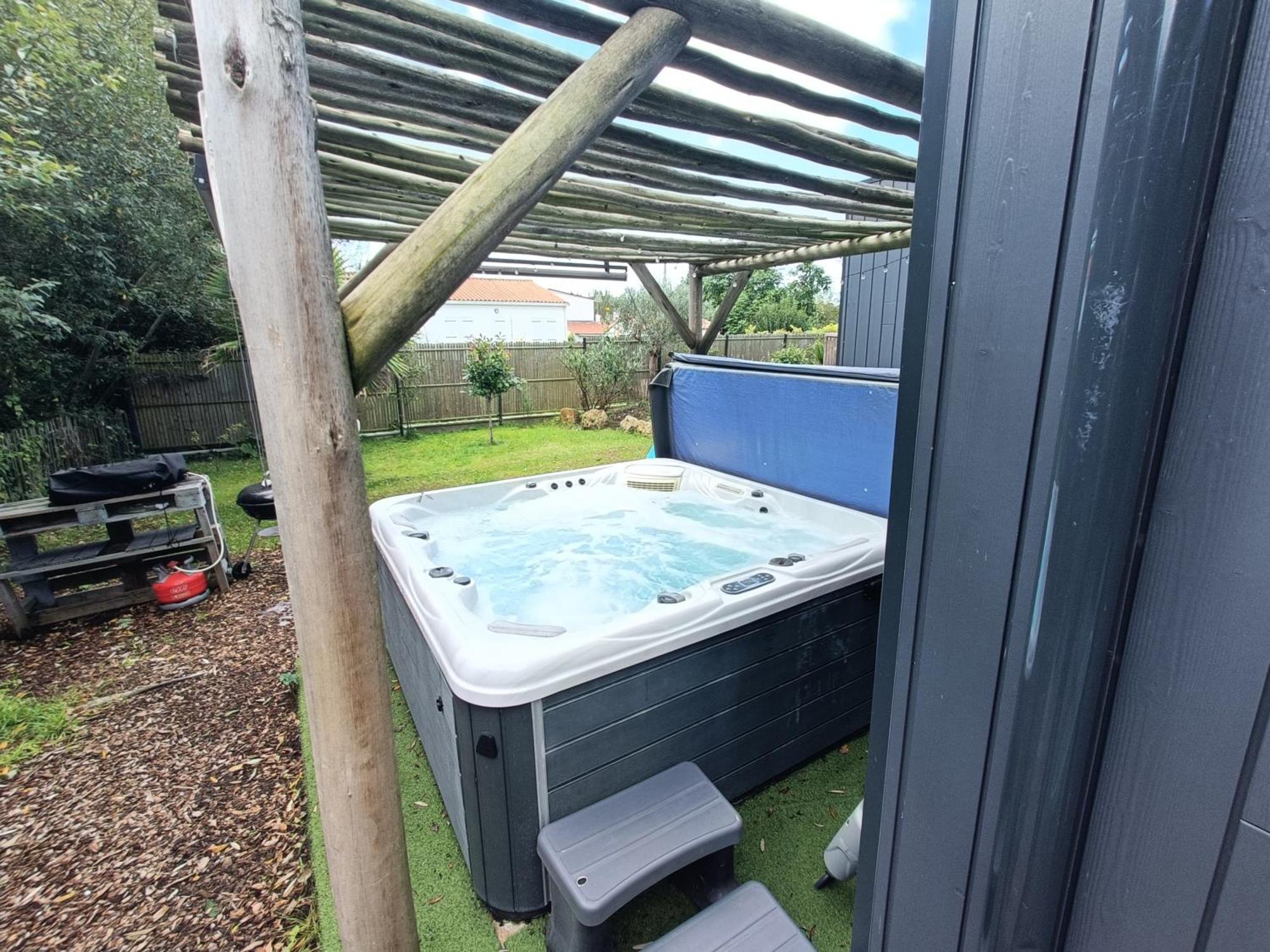 Apb Spa Locations Avec Jacuzzi Privatif Saint-Jean-de-Monts Eksteriør bilde