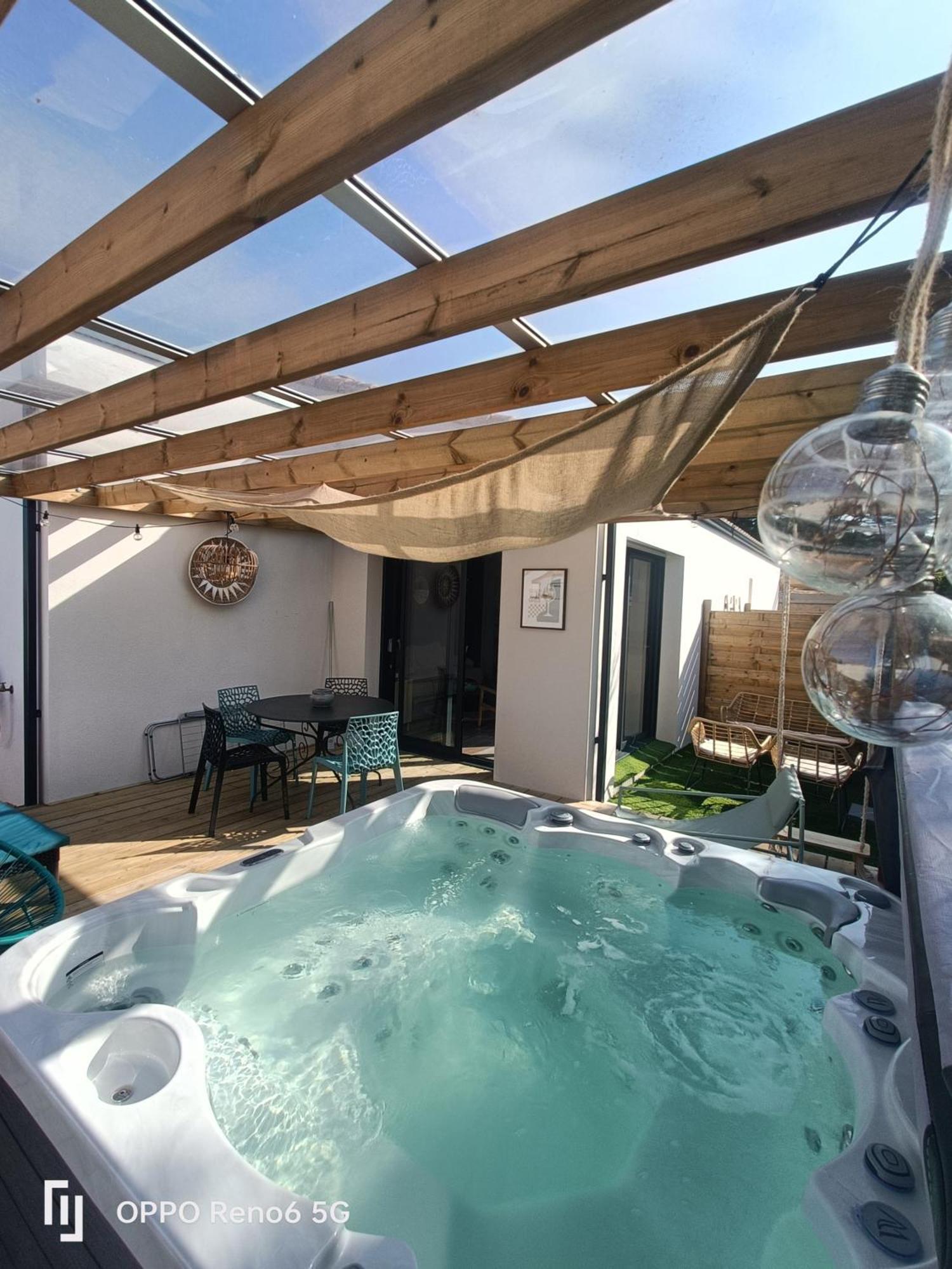 Apb Spa Locations Avec Jacuzzi Privatif Saint-Jean-de-Monts Eksteriør bilde